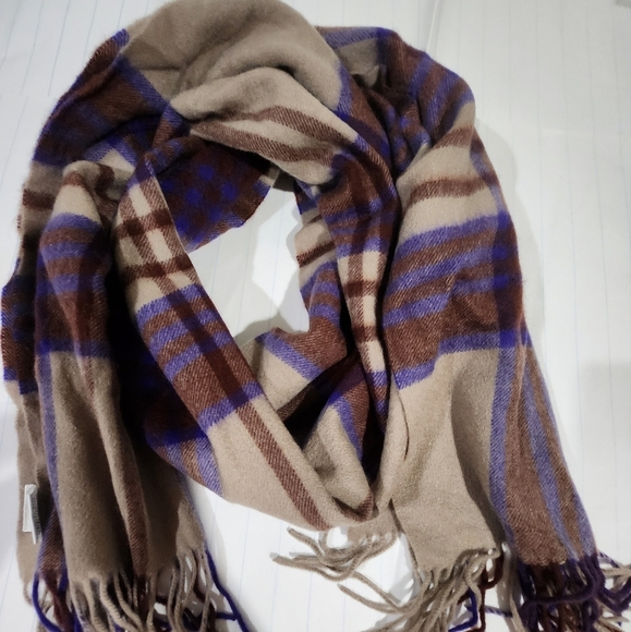 Nano Universe 💯 Cashmere  20 by 75 inches - Picture 2 of 10